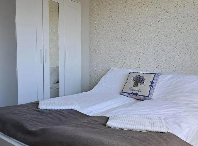 Levander Apartment *